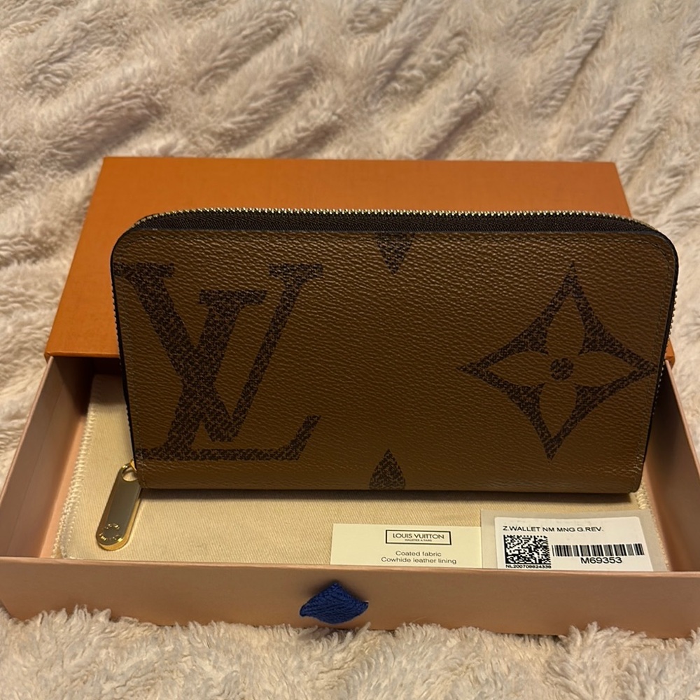 Louis Vuitton Reverse Monogram Zippy Wallet